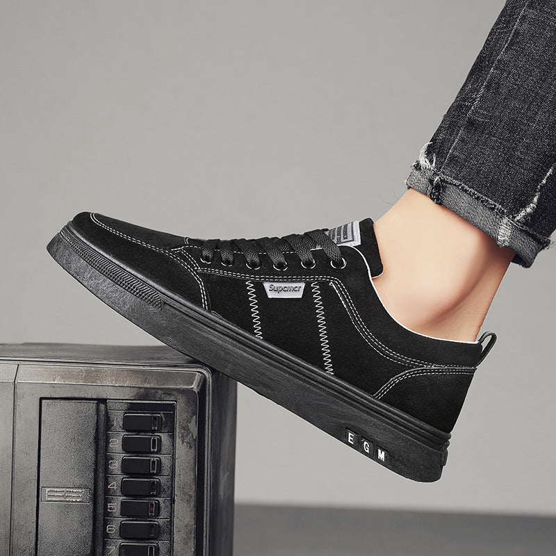 Herren Niedrige Velours‑Freizeit‑Sneaker mit gepolstertem Fersenkragen und dezenter Nahtstruktur – Norré