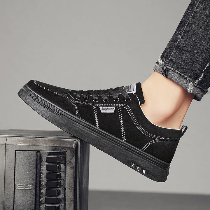 Herren Niedrige Velours‑Freizeit‑Sneaker mit gepolstertem Fersenkragen und dezenter Nahtstruktur – Norré