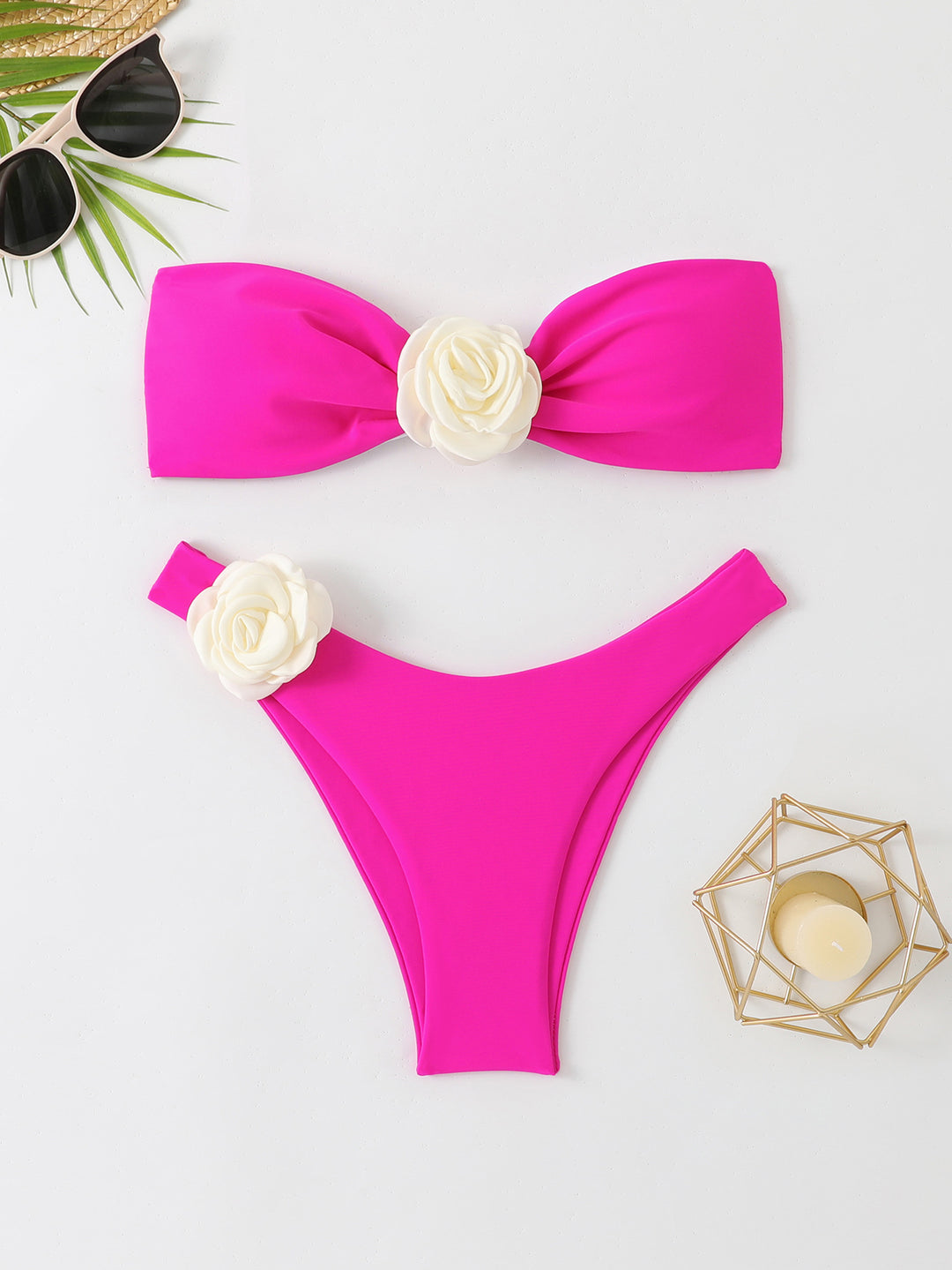 Damen Bandeau Bikini mit eleganter Blütenverzierung Echo Archiv
