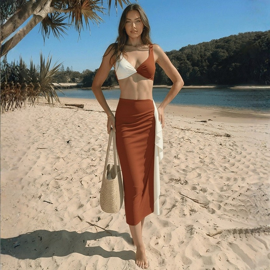 Damen Bikiniset mit eleganter Drapierung und modischem Wickelrock Echo Archiv