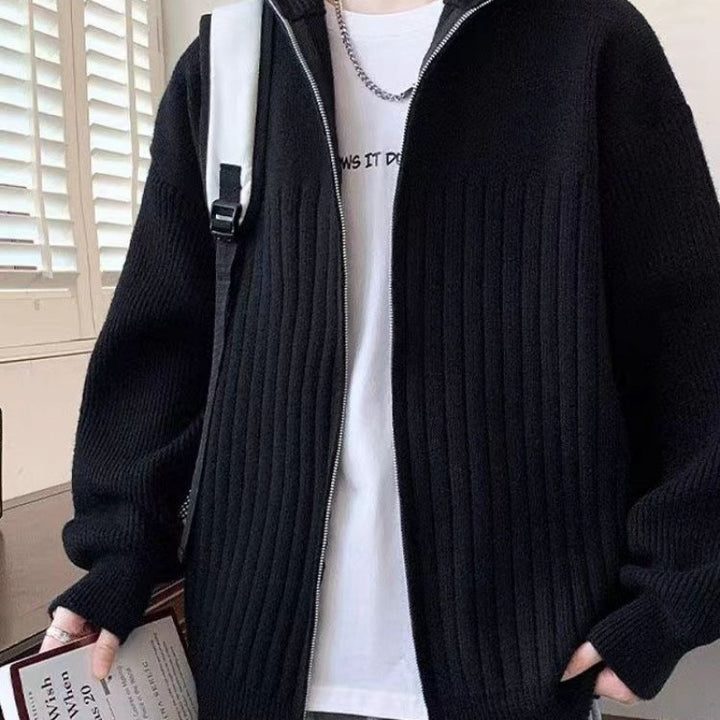 Herren Strickjacke mit modernem Schnitt und einzigartiger Rippenstruktur Echoarchiv