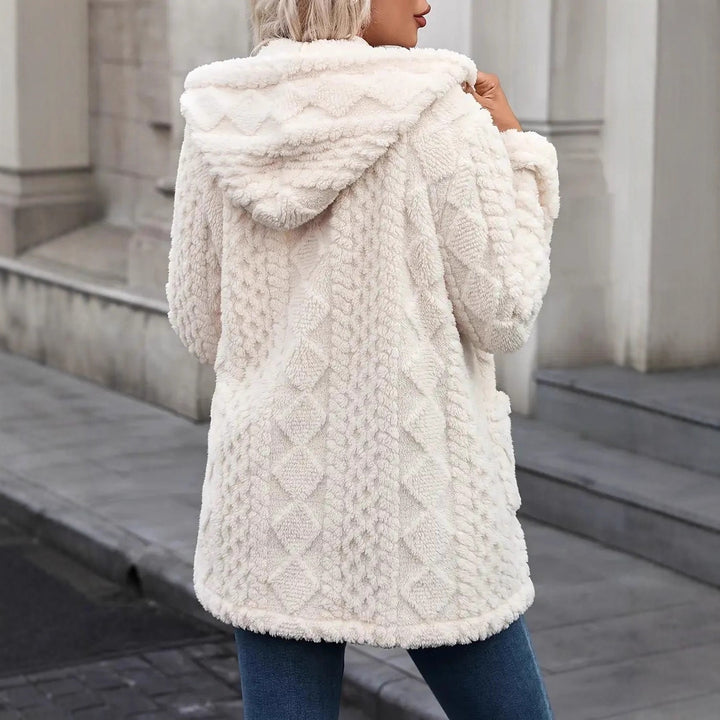 Damen Kuschelige Teddyjacke mit Kapuze, Knopfleiste und aufgesetzten Taschen Echo Archiv
