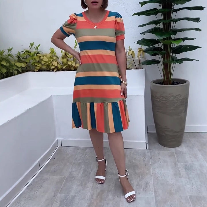 Damen nan gestreiftes Jerseykleid A-Linienschnitt mit kurzem Puffärmel und Volantstufe Echo Archiv