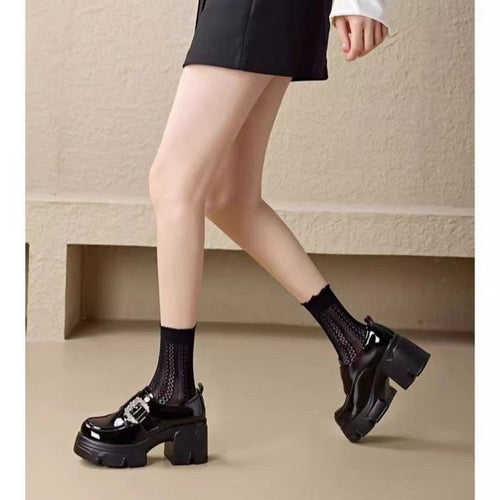 Damen Modische und elegante Lacklederschuhe mit Blockabsatz Echo Archiv
