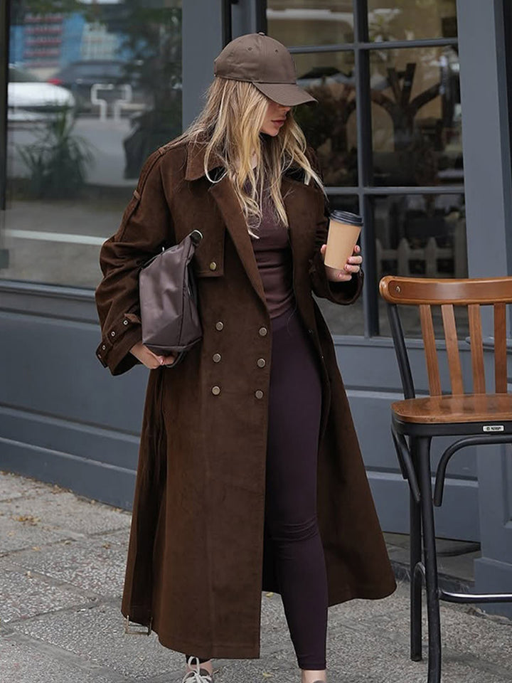 Damen Maxilanger Trenchcoat aus Veloursoptik mit doppelreihiger Knopfleiste und oversized Schnitt Echoarchiv
