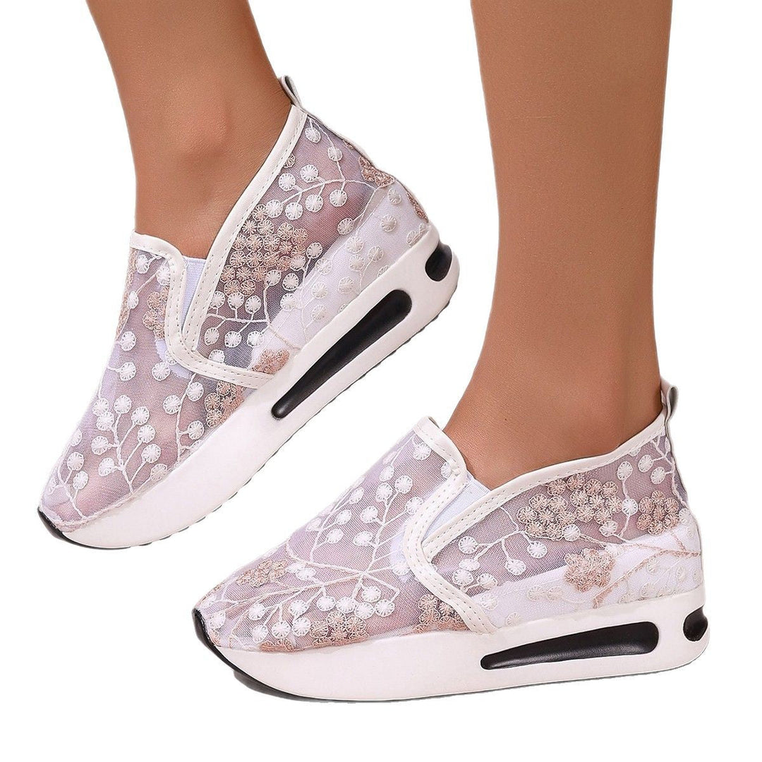 Damen Elegante und luftige Sneakers mit floraler Bestickung Echo Archiv