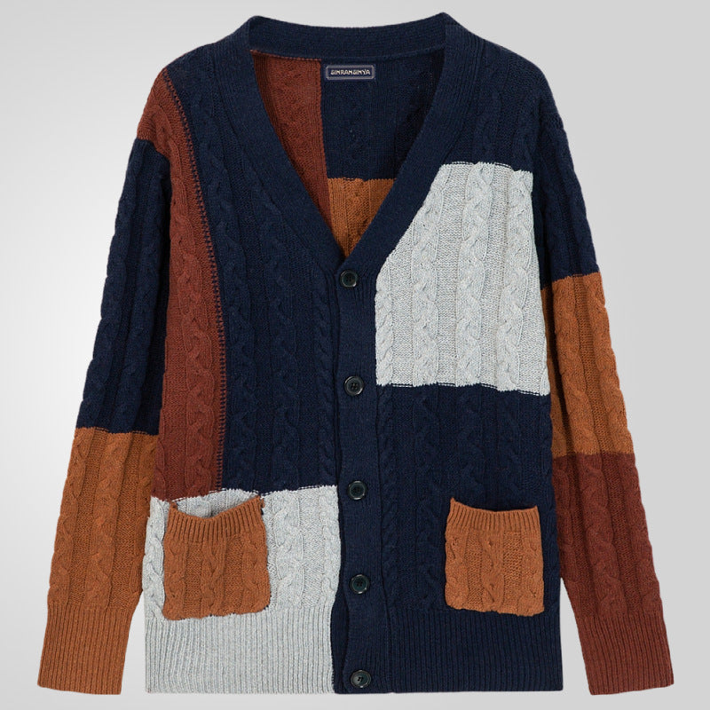 Herren Strickjacke mit modernem Zopfmuster und farblich abgestimmten Taschen Echoarchiv