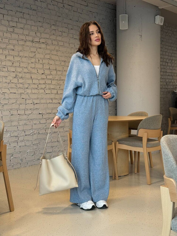 Damen gemütlicher Strick-Jumpsuit mit Reißverschluss, elastischem Taillenbund und weitem Bein – Solévia