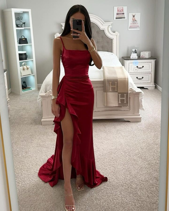 Damen elegantes Maxikleid mit seitlichem Schlitz und fließendem Rüschensaum Echo Archiv