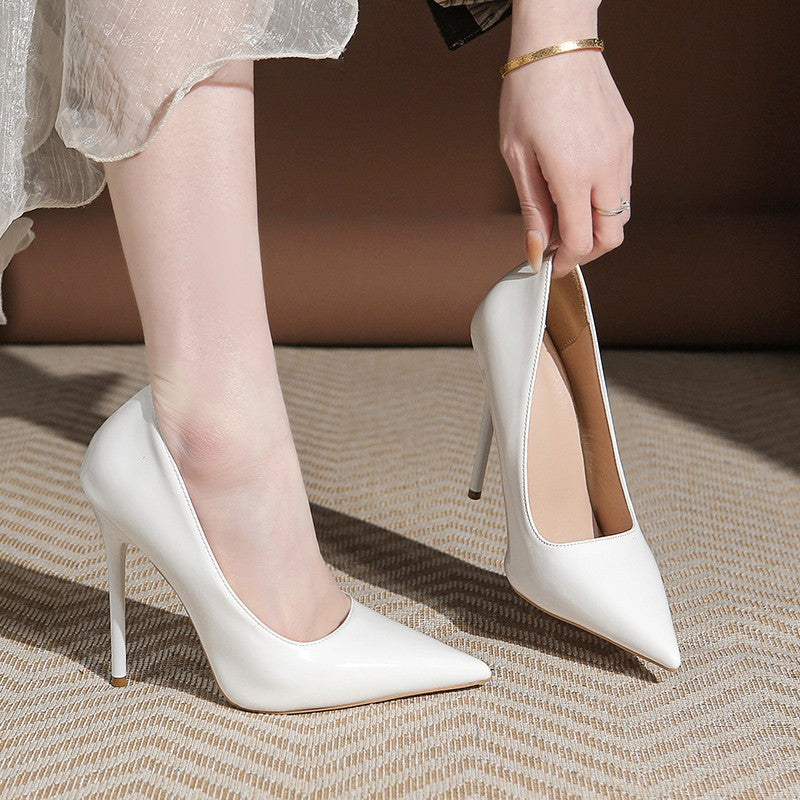 Damen Elegante spitz zulaufende Lackpumps mit extra hohem Stilettoabsatz – Lioré