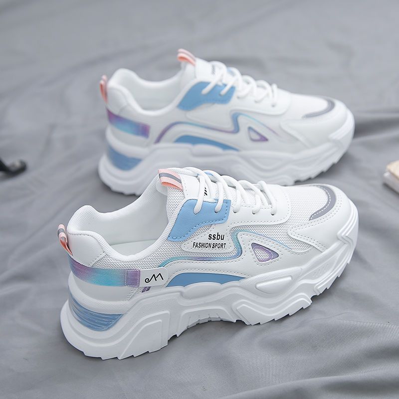 Damen Sportliche Sneakers mit voluminöser Sohle und reflektierenden Akzenten Echo Archiv