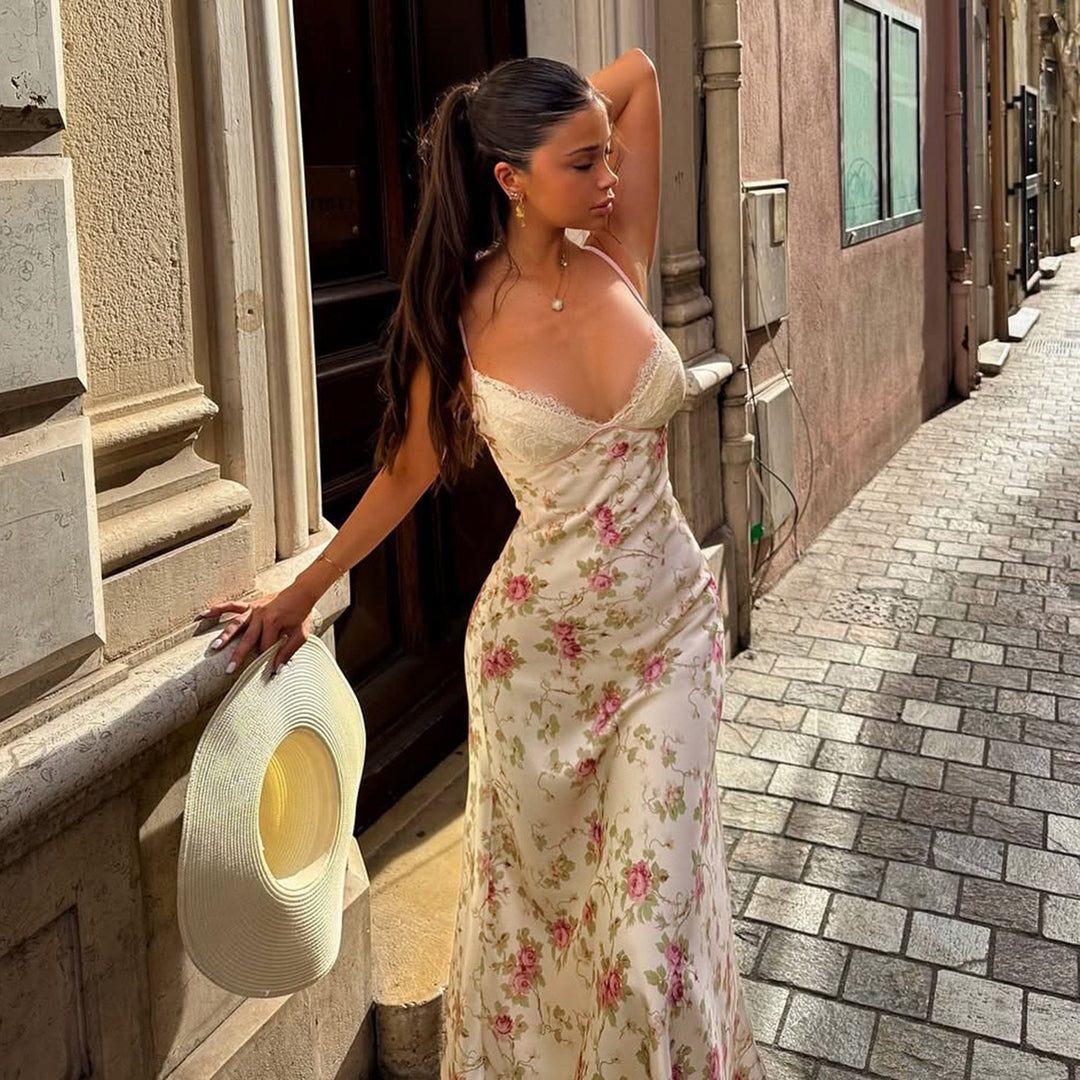 Damen Sommerliches Nachthemd mit floralen Akzenten Echo Archiv