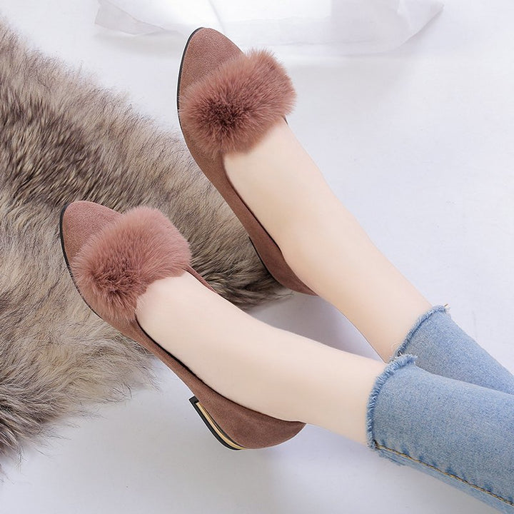 Damen nan spitze Ballerina mit Kunstvelours-Obermaterial, Kunstfell-Pompon und metallischer Absatzapplikation Echo Archiv