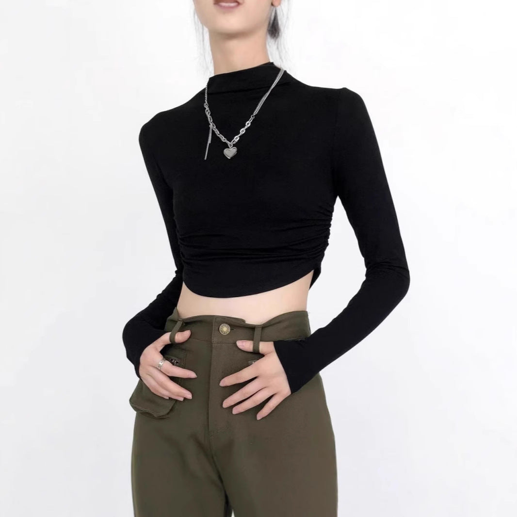 Damen Figurnahes Langarm-Cropped-Top mit Stehkragen, seitlicher Raffung und verlängerten Ärmeln – Orélia