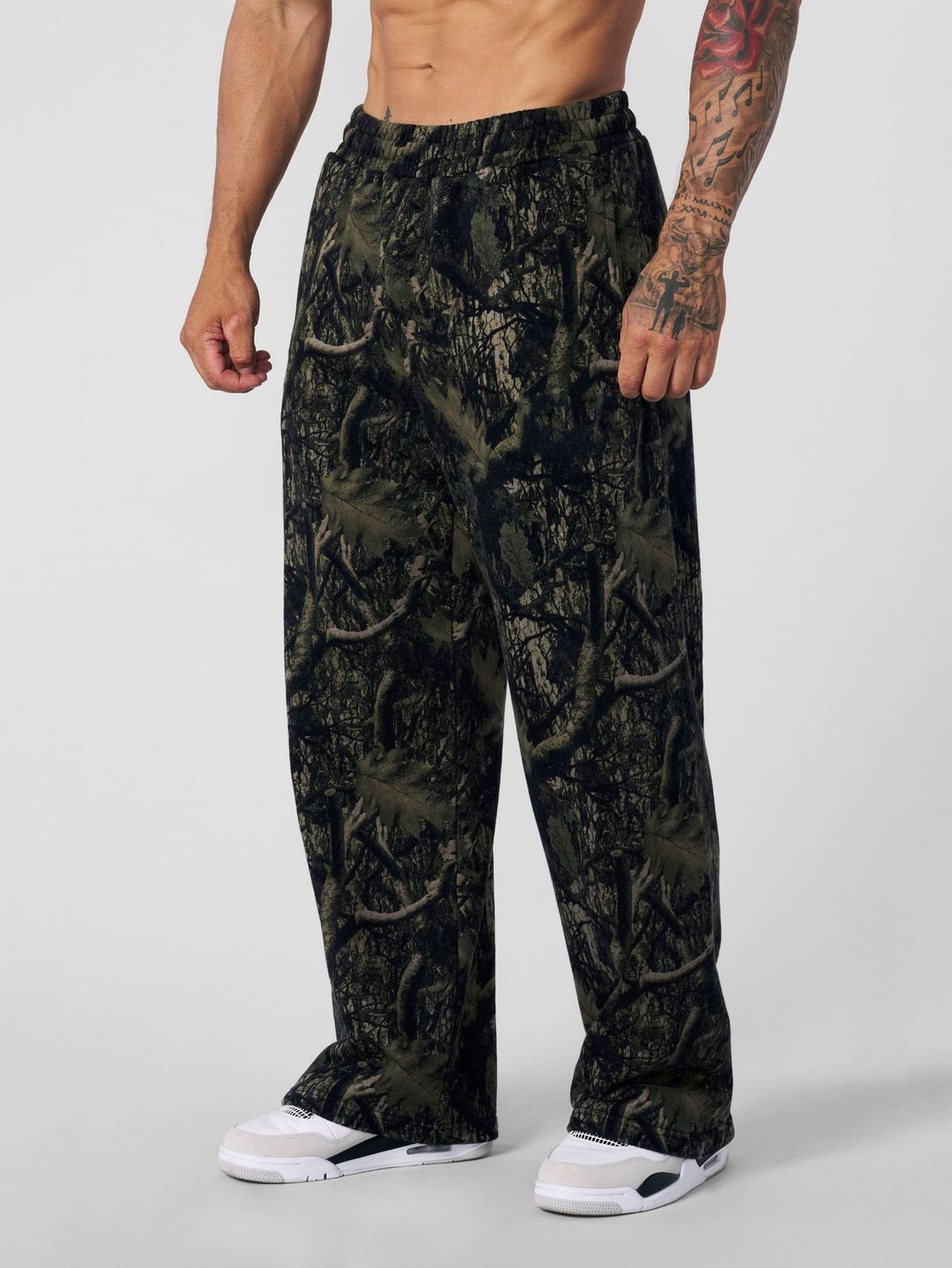 Herren Cargohose im lässigen Camouflage-Look mit praktischem Elastikbund Echoarchiv
