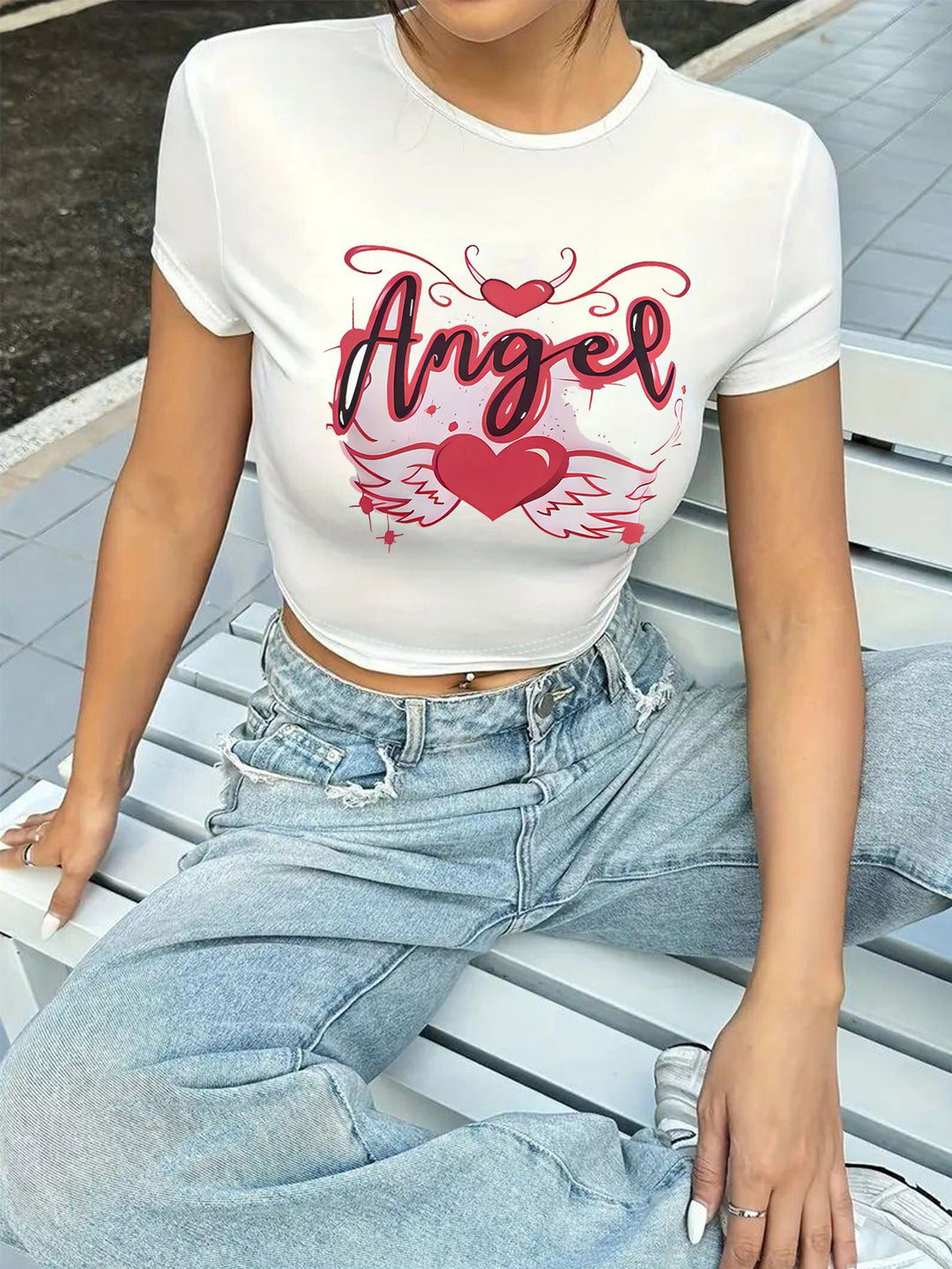 Damen Crop-T-Shirt mit auffälligem Statement-Print Echo Archiv
