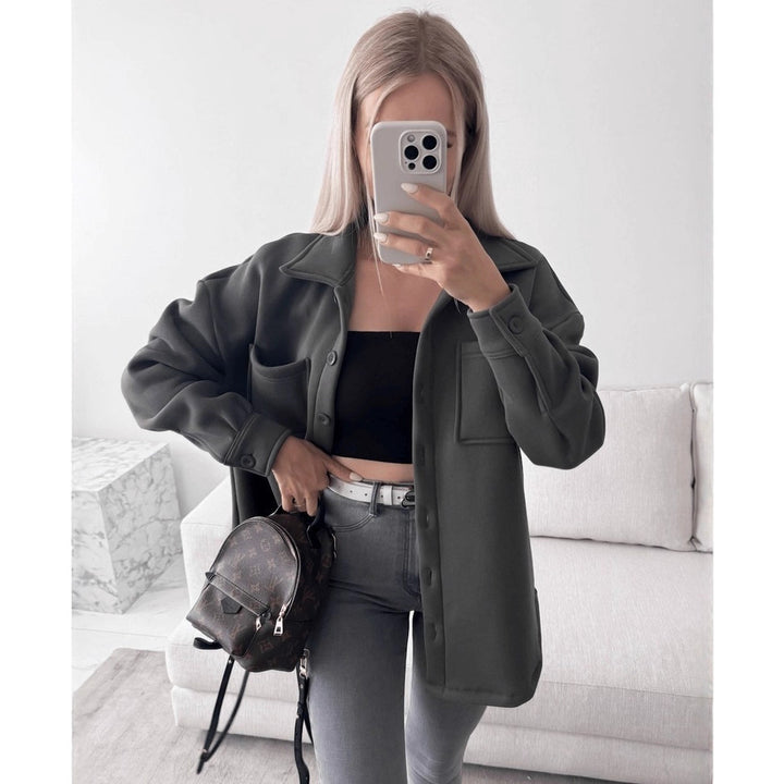 Damen Oversized Hemdjacke Shacket aus weichem Wollmix mit aufgesetzten Brusttaschen Echoarchiv