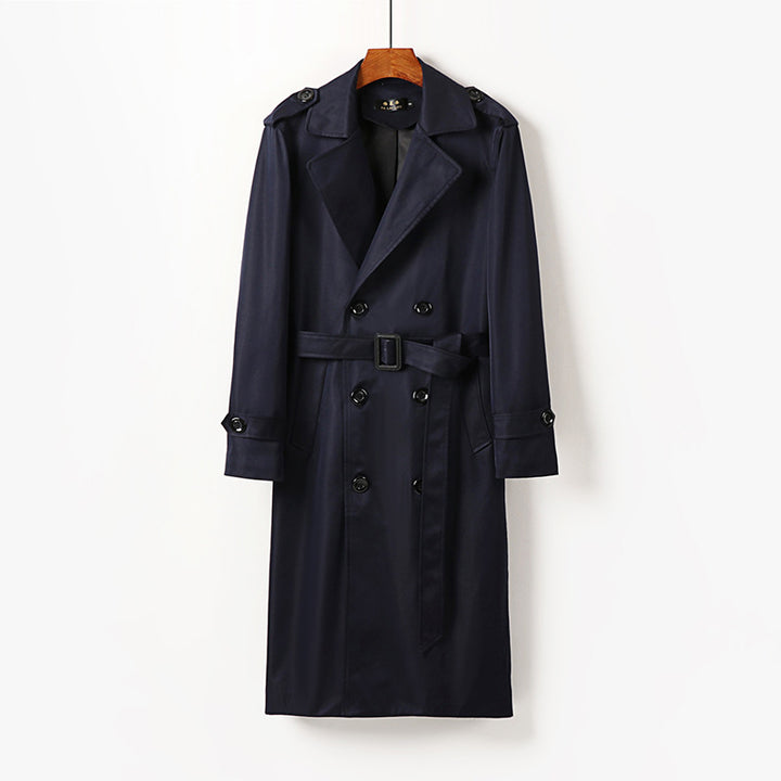 Herren Doppelreihiger Trenchcoat mit Schulterklappen, langer Silhouette und klassischem Revers Echoarchiv