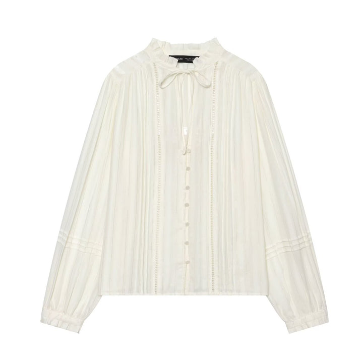Damen Plissierte Bluse mit Rüschenkragen, Knopfleiste und Schleifenband Echo Archiv