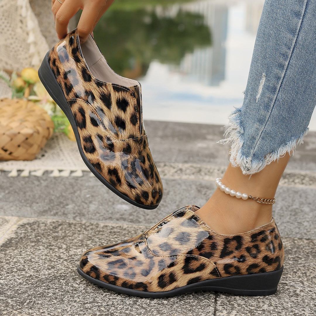 Damen Elegante Lack-Slip-On Loafer mit gepolstertem Komfortfußbett Echo Archiv