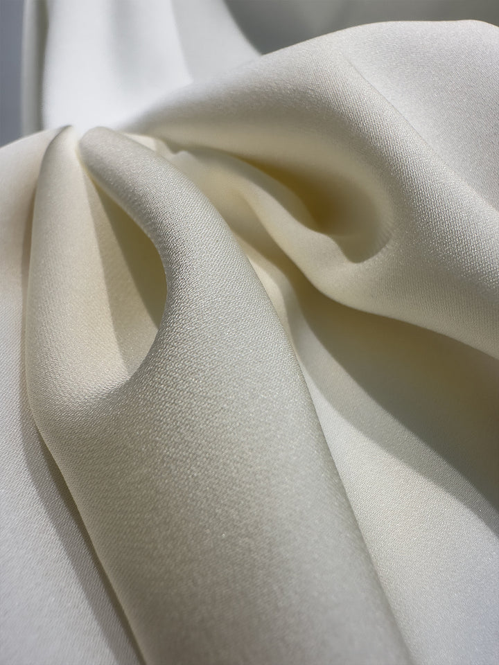 Damen Luxe Seidensatin Stoff Echoarchiv