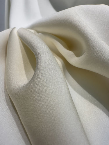 Damen Luxe Seidensatin Stoff Echoarchiv