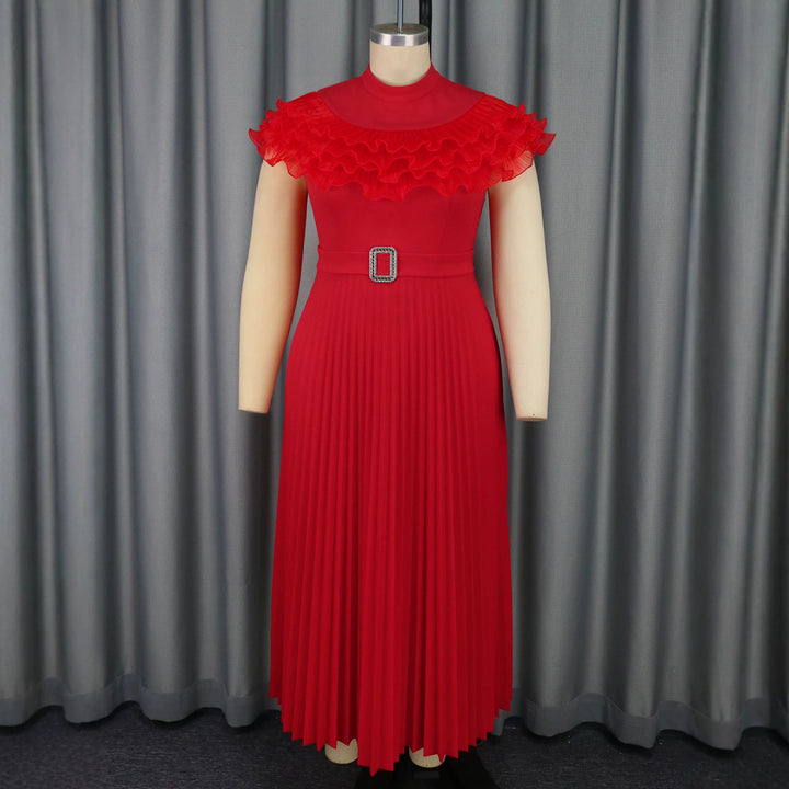 Damen plissiertes Abendkleid mit Volant-Ausschnitt und Taillengürtel Echo Archiv