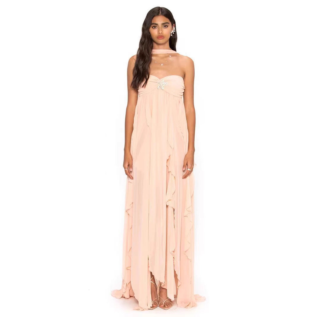 Damen Elegantes Maxi-Kleid mit asymmetrischem Saum und zarten Rüschendetails Echo Archiv