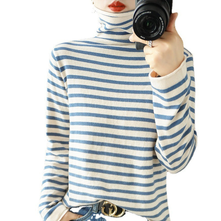 Damen Maritimer Feinstrick-Turtleneck mit feinem Streifenmuster und schlanker Passform Echoarchiv