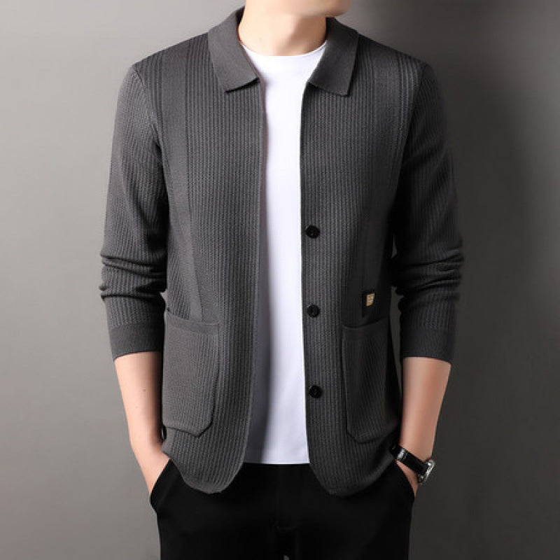 Herren Feinstrukturierte Strickjacke mit Hemdkragen, Knopfleiste und aufgesetzten Taschen Echoarchiv