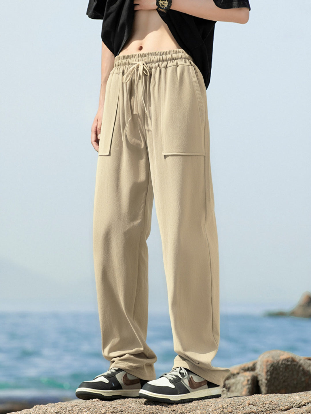 Herren Sportliche Freizeithose mit seitlichen Taschen und elastischem Bund Echoarchiv