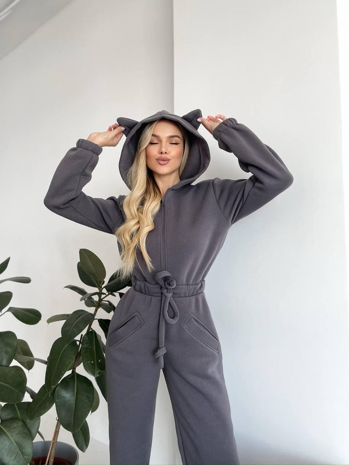 Damen Kuscheliger Kapuzen-Overall mit Katzenohren und Taillenzug – Élanora