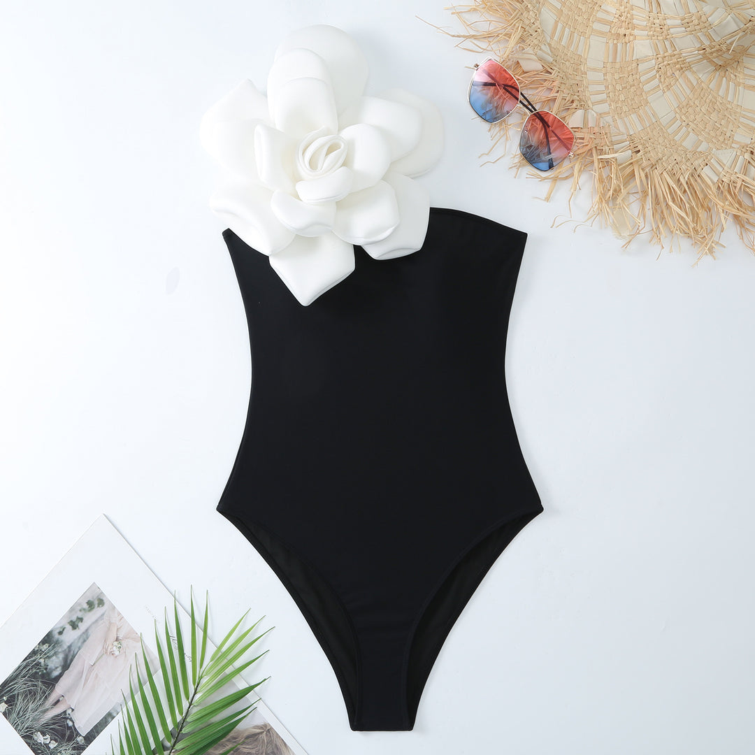 Damen Eleganter Badeanzug mit floralem Detail und transparenter Strandtunika Echo Archiv