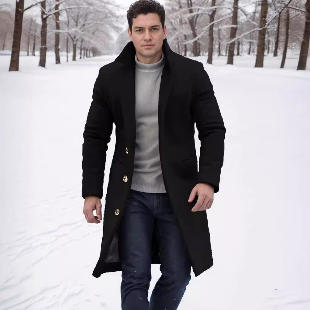 Herren eleganter Wollmantel mit schmalem Schnitt und goldenen Knöpfen Echoarchiv