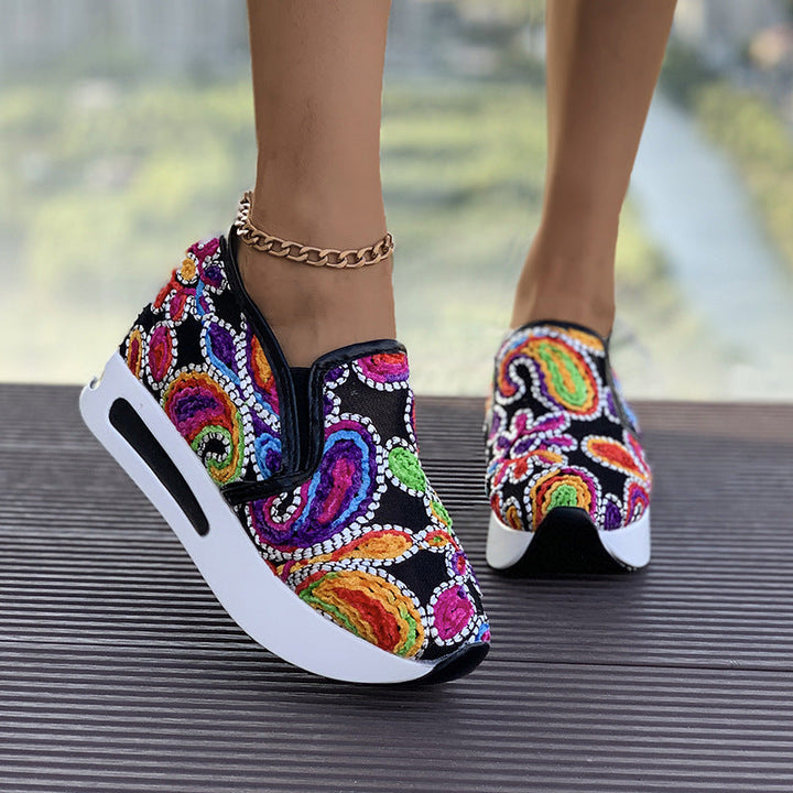 Damen modische Slip-On Sneakers mit buntem Stickdesign Echo Archiv