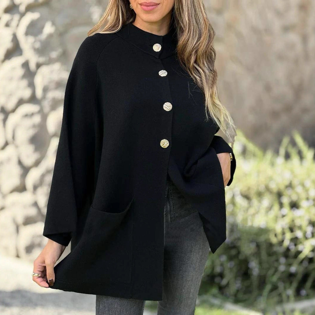 Damen Oversize Cape-Cardigan mit Stehkragen, aufgesetzten Taschen und Zierknöpfen – Veloura