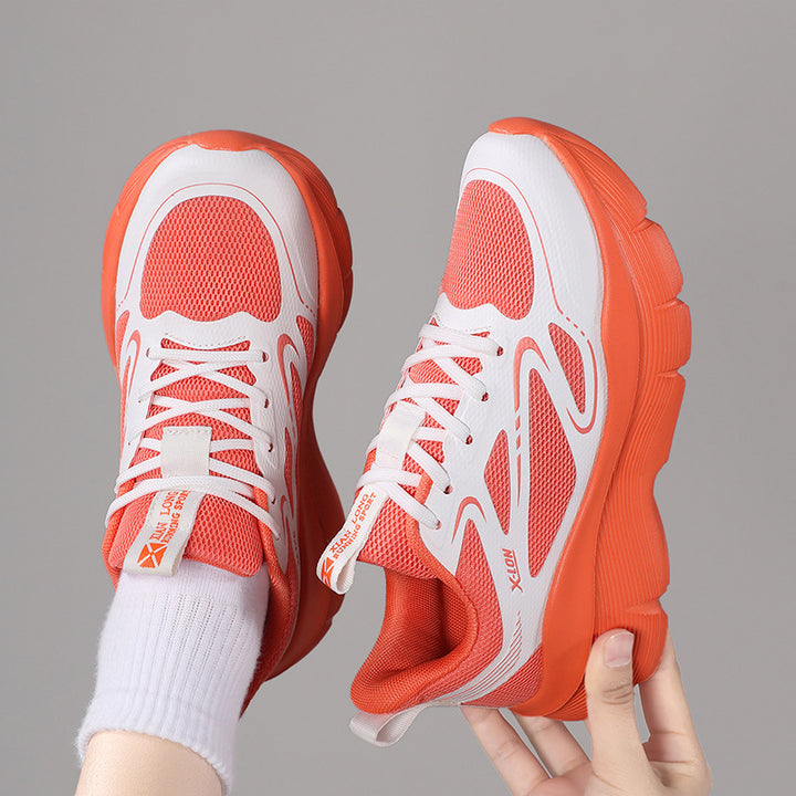 Damen nan modische Volumen-Sneaker mit atmungsaktivem Mesh, verstärkenden Overlays und extra gedämpfter Keilsohle Echo Archiv