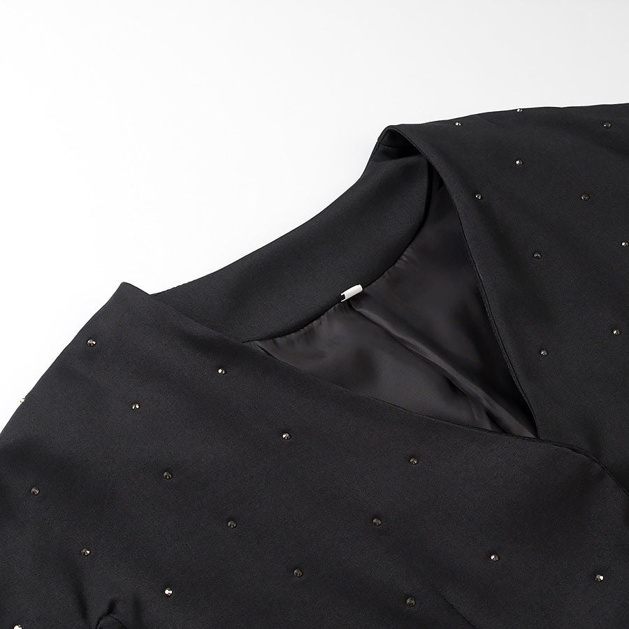 Damen nan elegant taillierter Blazer ohne Kragen mit Ziersteinbesatz Echo Archiv