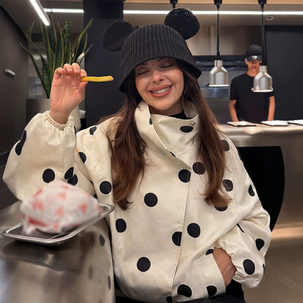 Damen kurz geschnittene Bomberjacke mit übergroßem Schalkragen und Polka-Dot-Print Echoarchiv