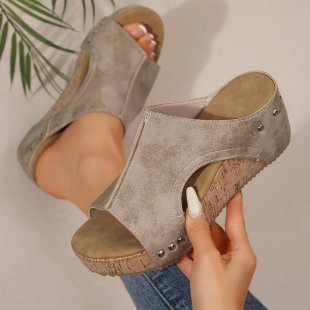 Damen nan Keilsandalette mit Fersenriemen, ergonomischem Fußbett, Korkoptik-Plateau und gepolstertem Zehenbereich Echo Archiv
