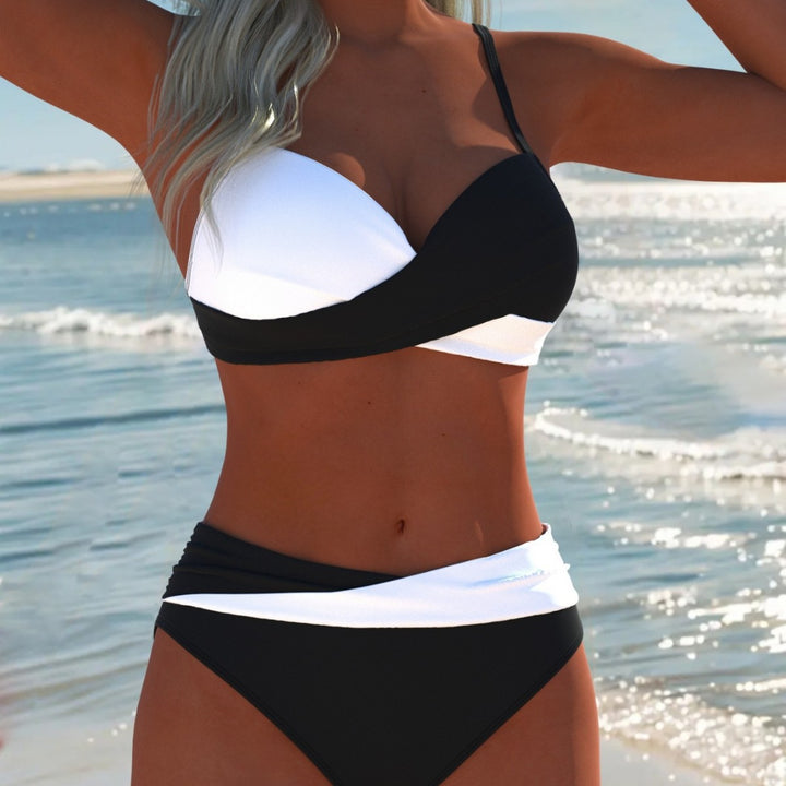 Damen Bikini-Set mit raffiniertem Wickeldesign und kontrastierenden Farben Echo Archiv
