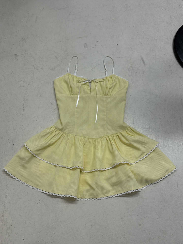 Damen verspieltes Kleid mit Rüschenelementen und Spaghetti-Trägern Echo Archiv