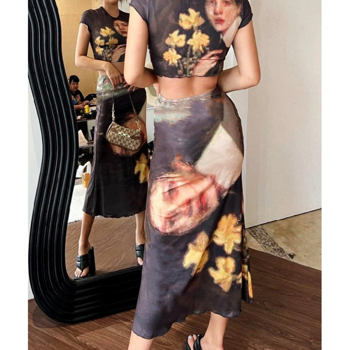 Damen cropped T-Shirt mit künstlerischem Druck und figurbetonter Passform Echo Archiv