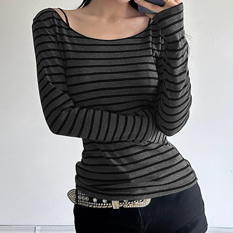 Damen nan schulterfreies gestreiftes Langarmshirt mit weitem U-Boot-Ausschnitt und figurbetonter Taillierung Echo Archiv
