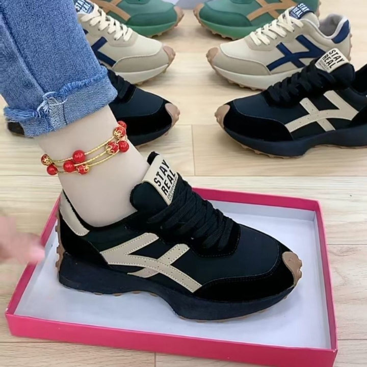 Damen Retro-Plateau-Sneaker im Running-Style mit gepolstertem Schaft und Profilsohle Echoarchiv