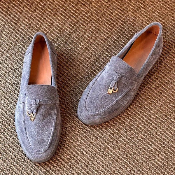 Damen elegante Mokassins aus Wildleder mit modischen Akzenten Echoarchiv