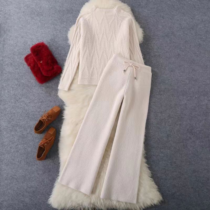 Damen Elegantes Strickoberteil und Hosen-Set Echo Archiv