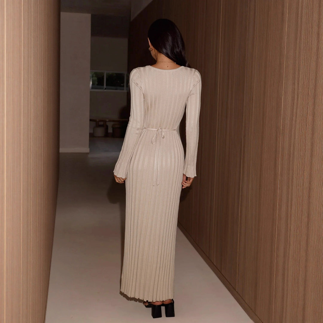Damen Elegantes Maxikleid mit V-Ausschnitt und Rippstrick Echo Archiv