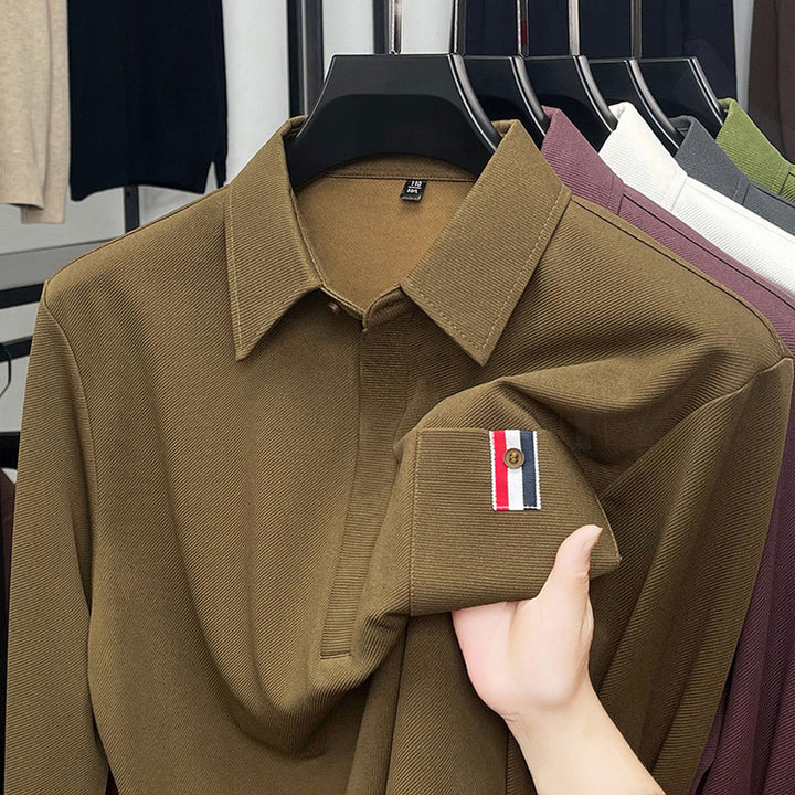 Herren modernes Langarm Polohemd mit strukturiertem Design und praktischer Brusttasche Echoarchiv