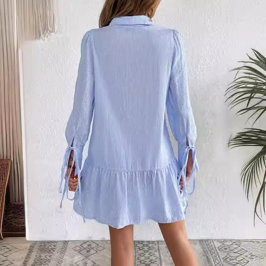 Damen Lockeres Hemdkleid mit Feinen Streifen, Volantsaum und Manschetten – Maréline